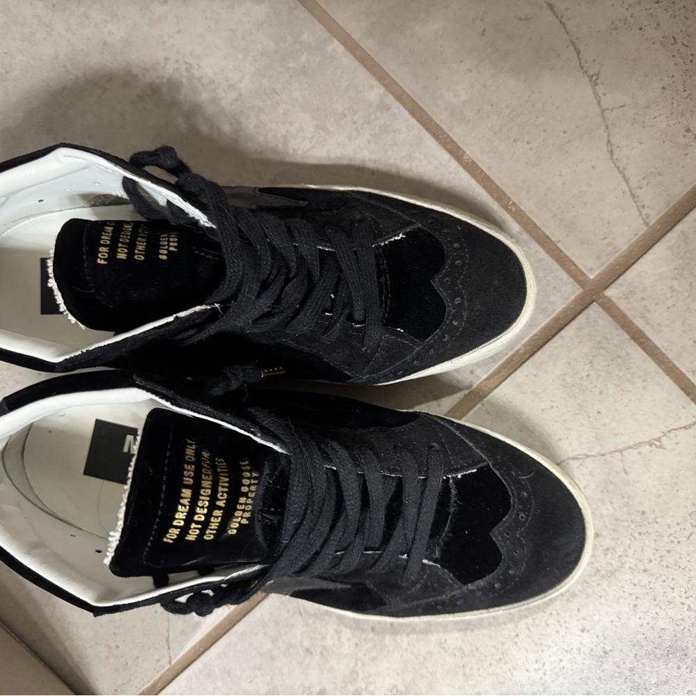 Golden Goose Black Sneakers Classic Low-Top Design